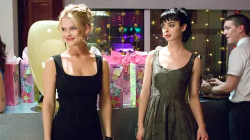 She's Out of My League Wardrobe: Patty (Krysten Ritter) wears Urban Outfitters Green Mini Dress in the movie