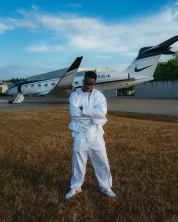 Nike Air Force 1 Low x Supreme White Red Swoosh worn by Vinícius Júnior on the Instagram account @vinijr