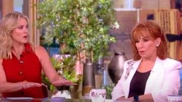 Cinq à Sept Kylie Diamond Daisies Embellished Jacket portée par Joy Behar comme on le voit dans The View le 16 juillet 2024