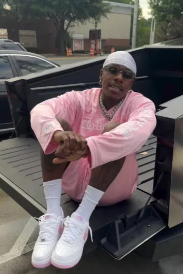 Chrome Hearts Pink Mesh Love You Shorts porté par DaBaby sur le compte Instagram @dababy