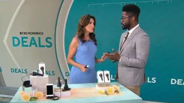 Robe en tricot Jason Wu Collective portée par Adriane Kiss telle que vue dans CBS Mornings le 18 juillet 2024