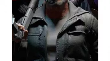 Outfits from Mortal Kombat 11 video game: Terminator T800 is wearing quilted leather jacket