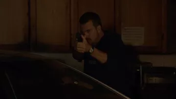 Atuendos de la serie de televisión NCIS: Los Ángeles: Reloj táctico usado por G. Callen (Chris O'Donnell) en la temporada 13, episodio 2