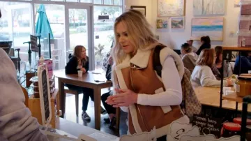 Blank NYC Sherpa y chaleco de gran tamaño de cuero Ropa de mujer usada por primera vez por Jennifer Pedranti como se ve en The Real Housewives of Orange County (S18E02)