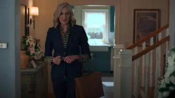 Tory Burch Perry Tote worn by Nadine Gregory (Brenda Strong) as seen in UnPrisoned (S02E08)