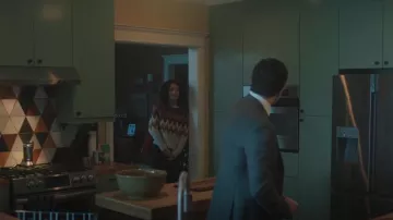 Suéter Madewell Delwood Fair Isle usado por Jaden Sabich (Chase Infiniti) como se ve en Presunto Inocente (S01E06)