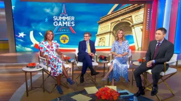 Diane von Furstenberg Robe chinée en rouge floral brossé portée par Robin Roberts comme on le voit dans Good Morning America le 24 juillet 2024