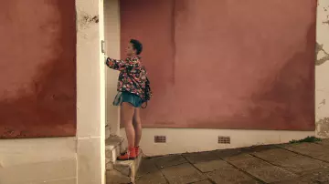 Skins Outfits: Liv Malone (Laya Lewis) is wearing Sunterra Patterned Windbreaker Jacket in season 6, episode 8