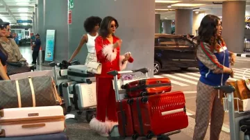 Chanel Vintage Classic Double Flap Bag Piel de cordero acolchada mediana usado por Saba Yussouf como se ve en The Real Housewives of Dubai (S02E08)