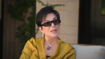 Lunettes de soleil Dior Power Rectangle portées par Kourtney Kardashian vues dans The Kardashians (S05E10)