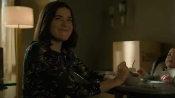 Robe imprimée Hobbs Nala portée par Leslie (Molly Brown) comme on le voit dans Evil (S04E10)