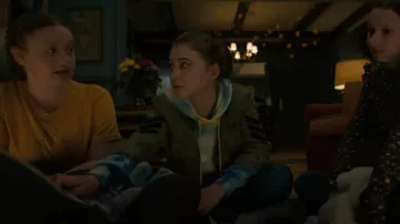 Chemise Rail Loren Olive Green portée par Lynn Bouchard (Brooklyn Shuck) comme on le voit dans Evil (S04E10)