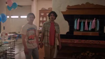 True Grit Taos porté par Miguel Diaz (Xolo Maridueña) tel qu’on le voit dans Cobra Kai (S06E03)