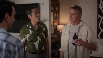 T-Shirt de Musique Loose Fit Coton De Qualité Supérieure porté par Johnny Lawrence (William Zabka) comme on le voit dans Cobra Kai (S06E03)