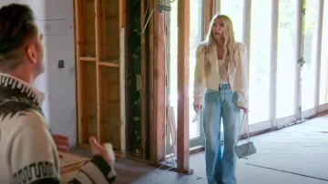 Chanel Timeless Light Blue porté par Tracy Tutor comme on le voit dans Million Dollar Listing Los Angeles (S15E03)