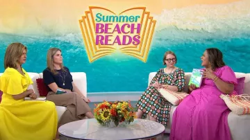 La DoubleJ Robe midi à pois portée par Emma Straub comme on le voit dans Today with Hoda & Jenna le 26 juillet 2024