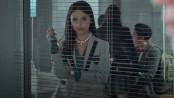 Daniel Wellington Iconic Lumine Bracelet Watch, 28mm worn by Emilia Krawietz (Ane Rot) as seen in Elite (S08E02)