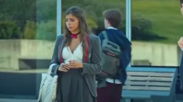 Free People Amina Lace Longline V-Neck Bralette worn by Sara (Carmen Arrufat) as seen in Elite (S08E02)