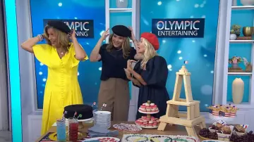Robe Vestique Cecilia en bleu marine portée par Meredith Sinclair comme on le voit dans Today with Hoda & Jenna le 26 juillet 2024