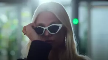 Topshop Gafas de sol Angular Cat Eye en color blanco usadas por Isadora Artiñán (Valentina Zenere) como se ve en Elite (S08E03)