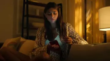 H&M Wide Satin Trousers worn by Sara (Carmen Arrufat) as seen in Elite (S08E04)