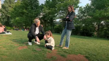 Levi's 501 Original Jeans worn by Emilia Bechrakis as seen in Owning Manhattan (S01E01)