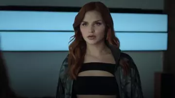 Body Mugler Circle con hombros descubiertos usado por Chloe (Mirela Balic) como se ve en Elite (T08E08)