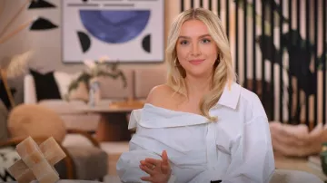 Alexander Wang Chemise asymétrique à fronces portée par Savannah Gowarty comme on le voit dans Owning Manhattan (S01E01)