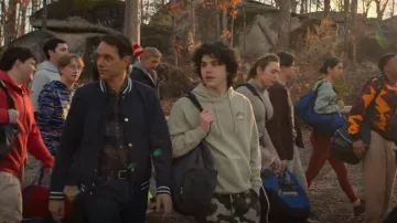 Sweat-shirt à capuche Katin Nimbus porté par Miguel Diaz (Xolo Maridueña) comme on le voit dans Cobra Kai (S06E04)