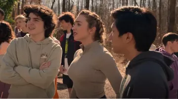Soothfeel Hauts d’entraînement à manches longues Demi-zip Yoga Chemises de gym portées par Tory Nichols (Peyton List) comme on le voit dans Cobra Kai (S06E04)