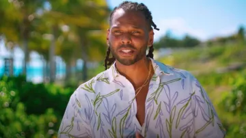 Camisa de Asos Design con estampado floral Scribble usada por Brenden Durell como se ve en Too Hot to Handle (S06E05)