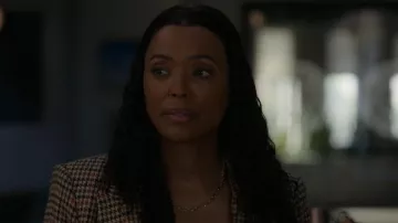 Collar Madewell Echted usado por la Dra. Tara Lewis (Aisha Tyler) como se ve en Mentes Criminales (T17E06)