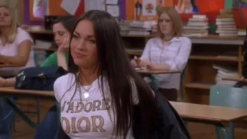 Confessions of a Teenage Drama Queen Wardrobe: Megan Fox is wearing Christian Dior J'ADORE Logo White T-shirt to play Carla in the movie