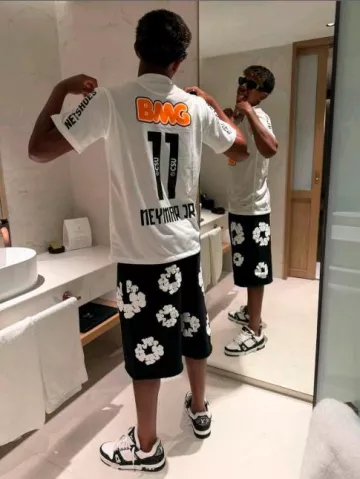 Nike Santos FC #11 Neymar White Jersey worn by Lamine Yamal on the Instagram account @drippyballers_