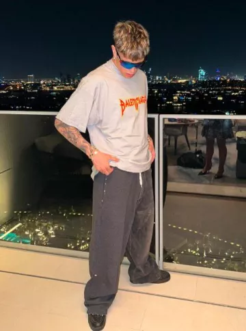 Zapatillas Louis Vuitton Black Monogram Leather LV Trainer que usó Alejandro Garnacho en la cuenta de Instagram @garnacho7