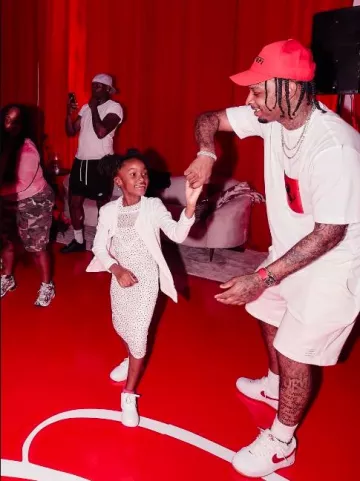 Nike Air Force 1 Low Red Dragon usado por 21 Savage en la cuenta de Instagram @21savage