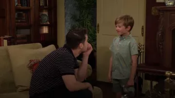 Camisa de algodón de lino Janie & Jack usada por Harrison (Redding Munsell) como se ve en The Young and the Restless el 26 de julio de 2024