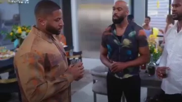 Chemise RTA Adonis portée par Zac (Devale Ellis) comme on le voit dans Sistas de Tyler Perry (S07E19)
