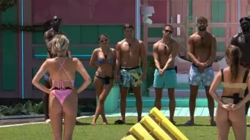 Bañador Co-Ord de Asos Design en longitud corta en azul usado por Sean Stone como se ve en Love Island (T11E54)