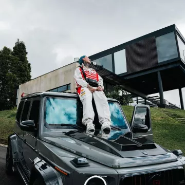 Zapatillas de skate Louis Vuitton Grey & Cream LV usadas por Blessd en la cuenta de Instagram @blessd