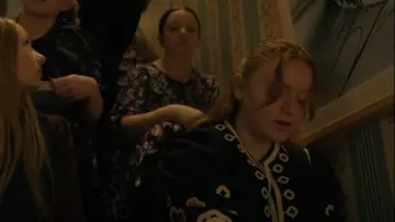 Mini-robe péplum brodée Maje Clover portée par Lila Bouchard (Skylar Gray) comme on le voit dans Evil (S04E11)