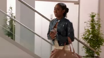 Forever 21 Faux Cuir Moto Jacket porté par Gabrielle (Heather Lynn Harris) comme on le voit dans All American : Homecoming (S03E04)
