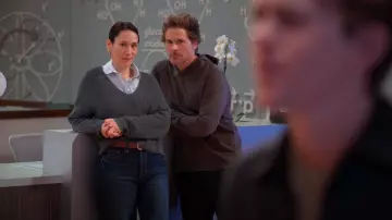 Jenni Kayne Pull court en coton porté par Anna (Sian Clifford) comme on le voit dans Instable (S02E03)