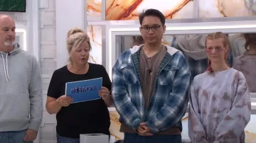 Hot Topic Pink & Purple Ombre Butterfly Wing Lunettes de soleil portées par Lisa comme on le voit dans Big Brother (S25E04)