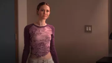 Kimchi Blue Baker Asymmetrical Printed Top worn by Georgia (Iris Apatow) as seen in Unstable (S02E05)