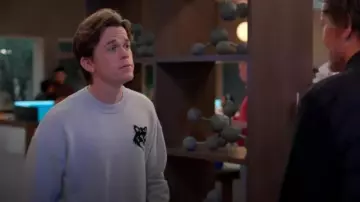 Fox Head Jumper of Jackson Dragon (John Owen Lowe) in Unstable (S02E06)