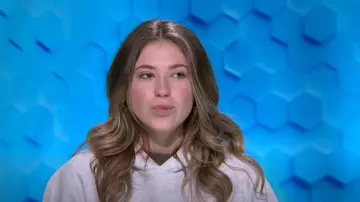 Hollister Feel Good Fleece Oversized Cozy Hoodie porté par Makensy comme on le voit dans Big Brother (S26E06)