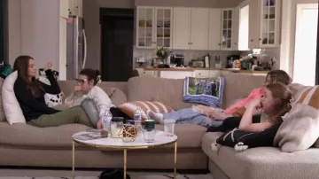 Nike Sportswear Chill Terry usado por Leah Messer como se ve en Teen Mom: The Next Chapter (T02E09)