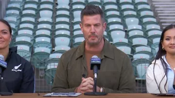 Theory Amos Lamb Veste en cuir en branche d’olivier portée par Jesse Palmer comme on le voit dans The Bachelorette (S21E04)