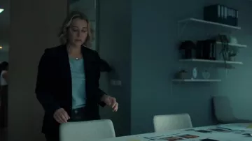 T-shirt flammé Rag & Bone porté par Birdie Bell (Asher Keddie) comme on le voit dans Fake (S01E08)